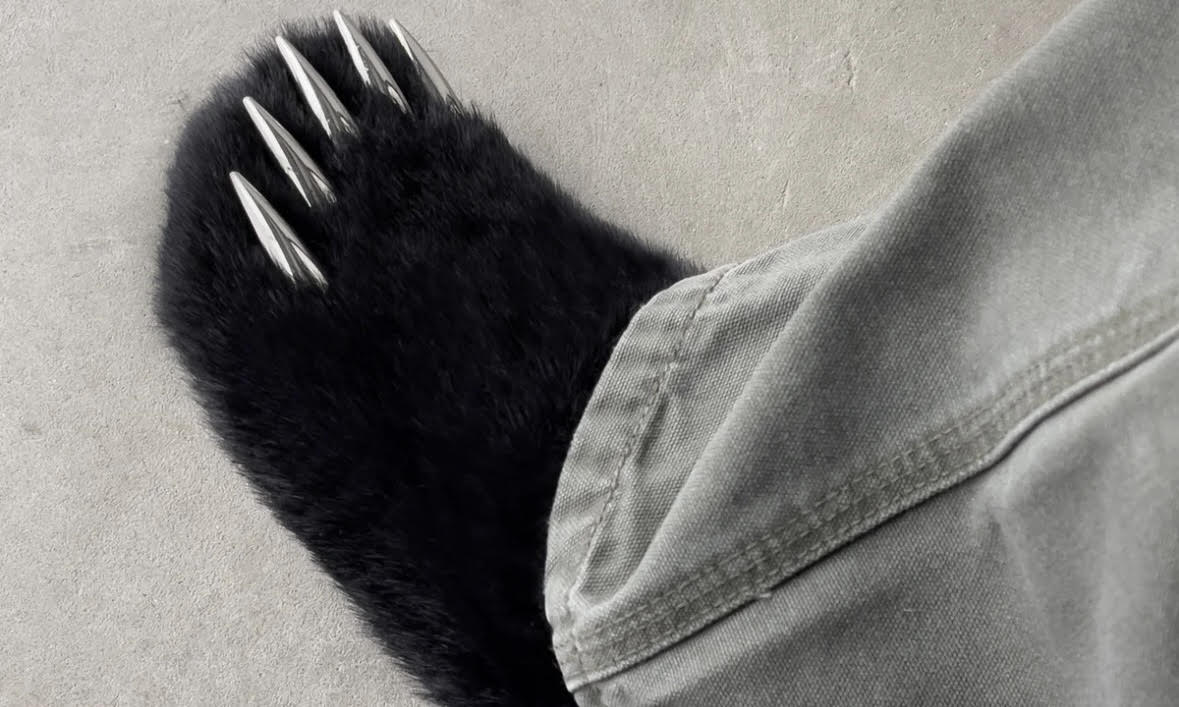 Bravest Studios Black Bear Claw Mule