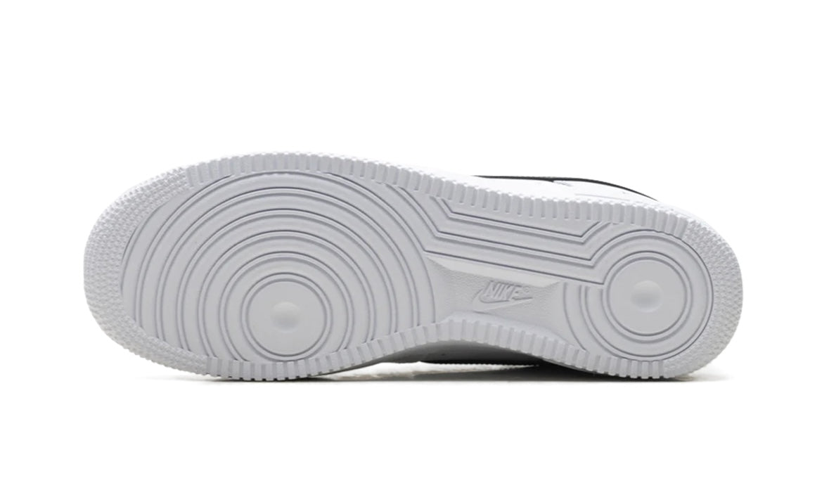 Nike Supreme Air Force 1 Low White Black