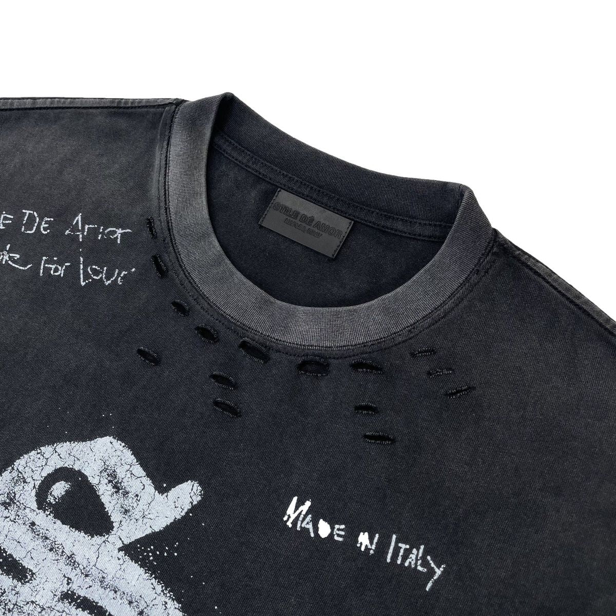 Close-up of the slashed collar and Made in Italy handwriting on the Black Sqaudra Long Sleeve