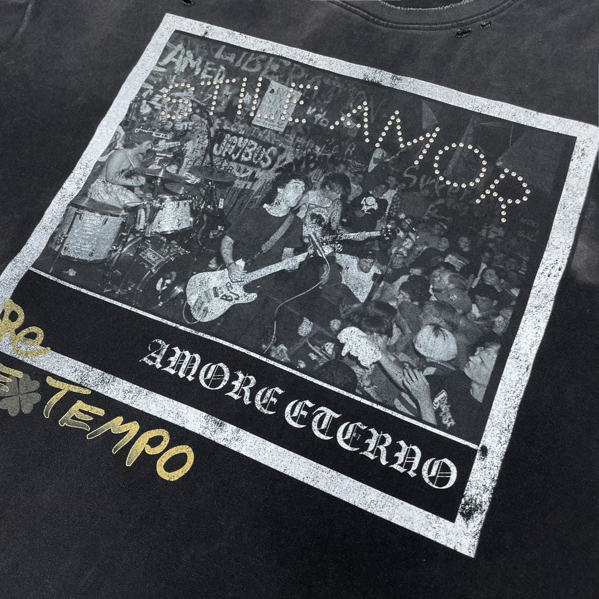 Close-up of the band photo print with STILE AMOR and AMORE ETERNO lettering