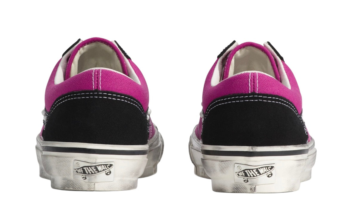 Vans OTW Old Skool 36 Pearlized Pack Pink Black, rear view of both heels, magenta collars over black quarters and logo heel tape