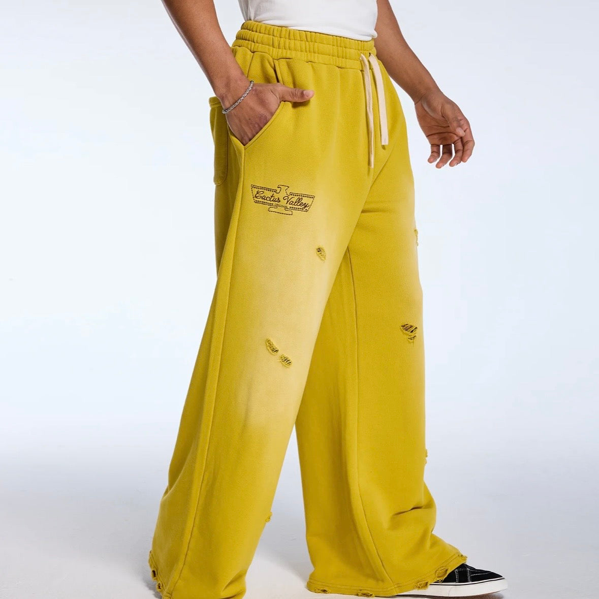 AZVA Eagle Valley Distressed Sweatpants