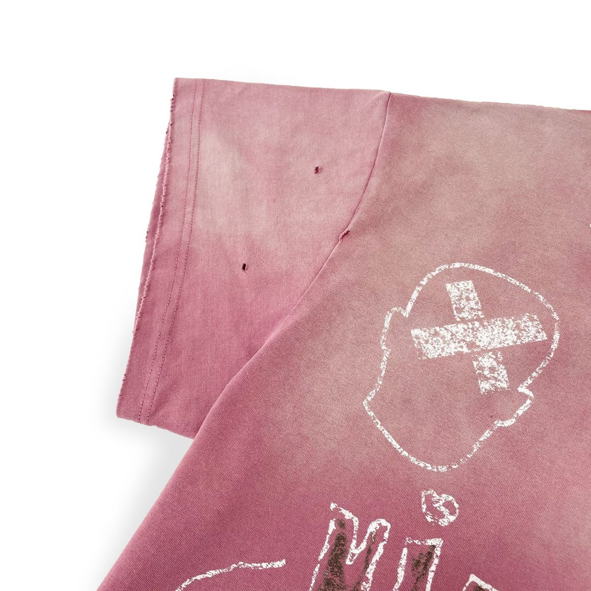 Stile De Amor Napoletano T-Shirt, close-up of the shoulder sketch and small distressed holes