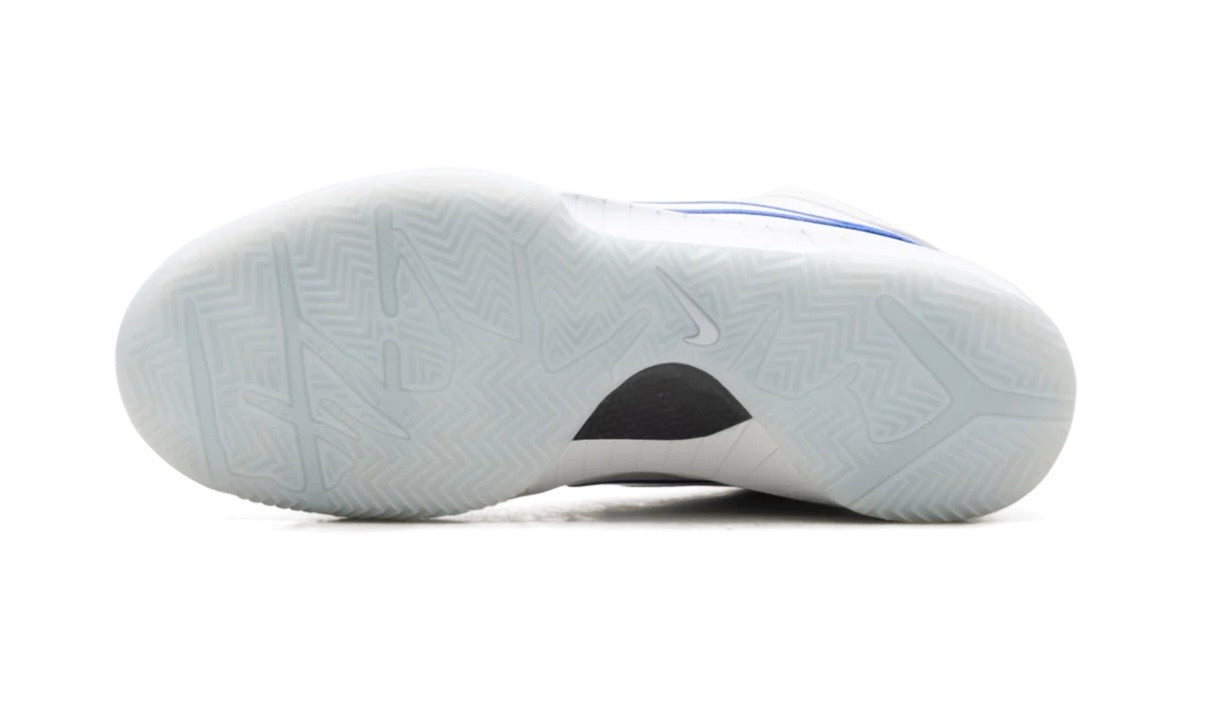 Nike Kobe 4 Protro Draft Day Pack Los Angeles Clippers, outsole detail in pale icy grey with blue traction accents