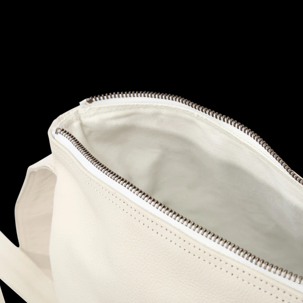 GV Gallery Cream Shoulder Bag, open top zip showing the cream lining and silver zipper