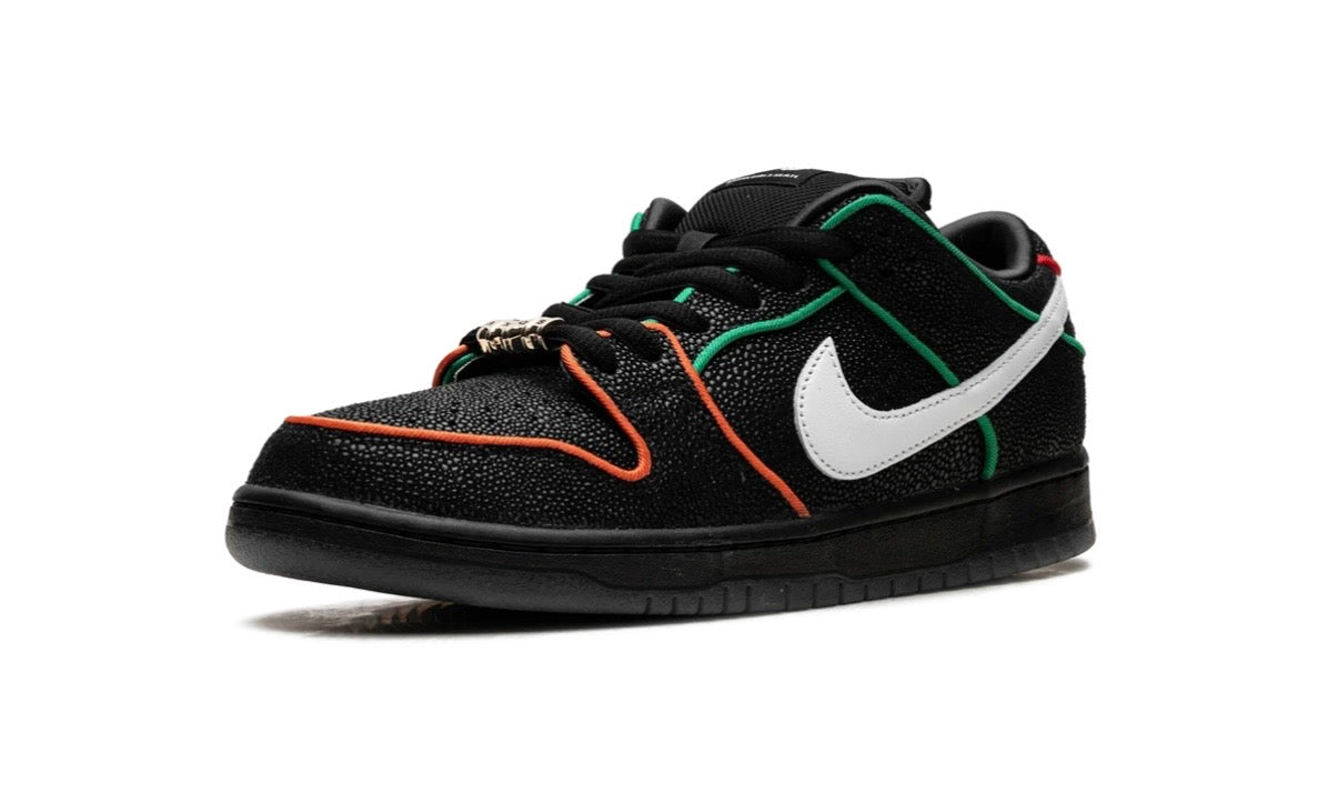 Nike SB Dunk Low Bronx Girls Skate