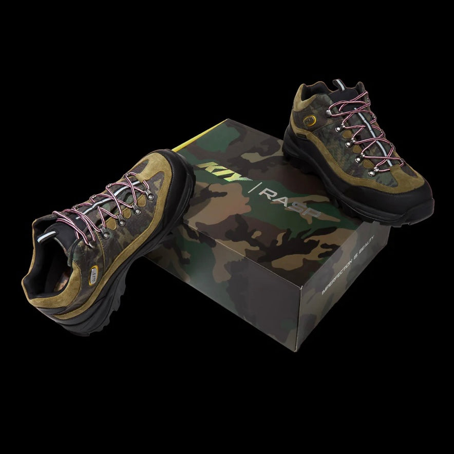 GV Gallery El Plaga Boot