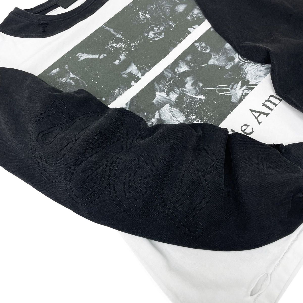 Close-up of the black sleeve and photo print on the Stile De Amor Biocolore V2 Long Sleeve
