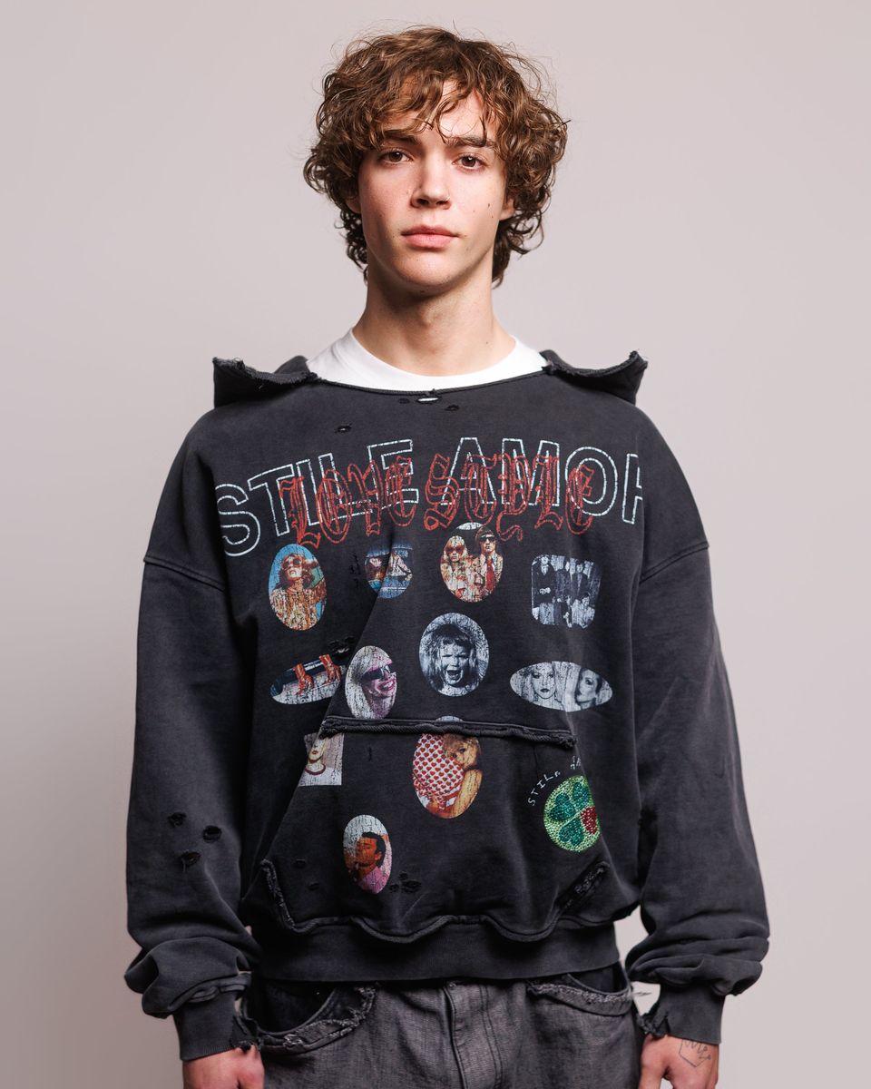 Model wearing the Stile De Amor Sfera Hoodie from the front