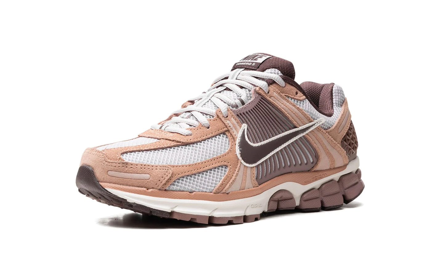 Nike Vomero 5 Dusted Clay Front Left