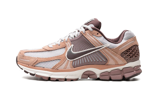 Nike Vomero 5 Dusted Clay Front