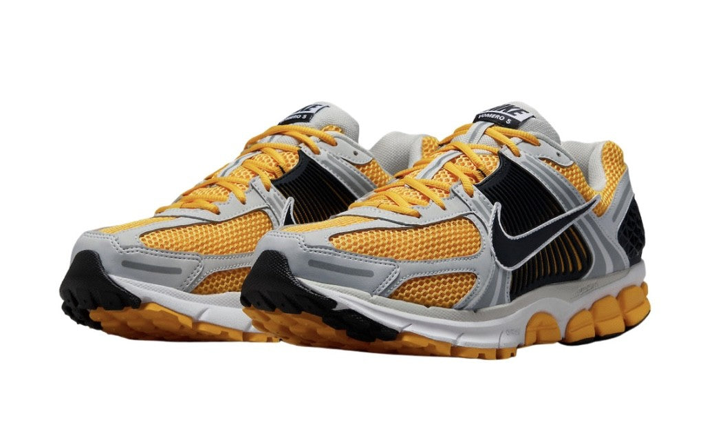 Nike Vomero 5 University Gold Front