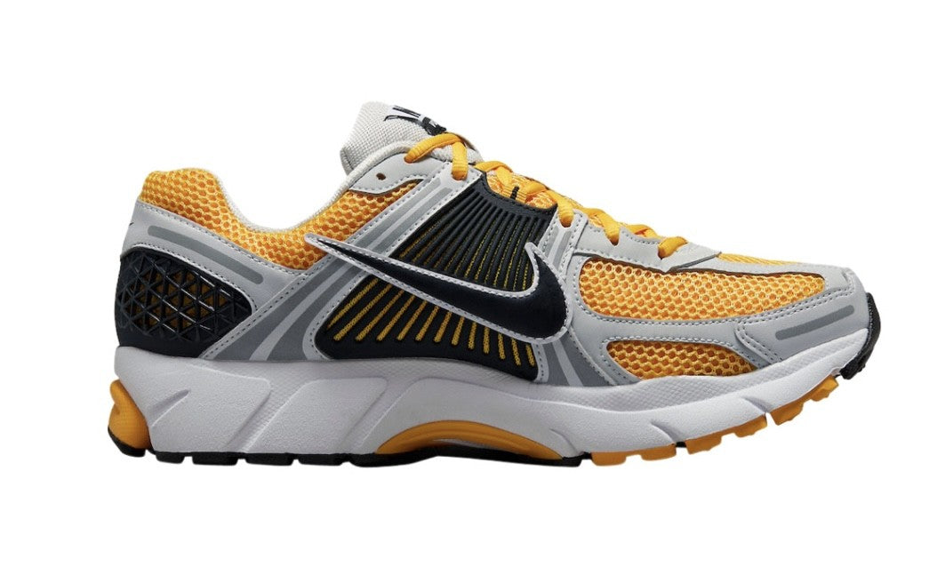 Nike Vomero 5 University Gold Inside