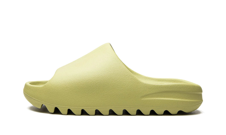 Slides & Clogs