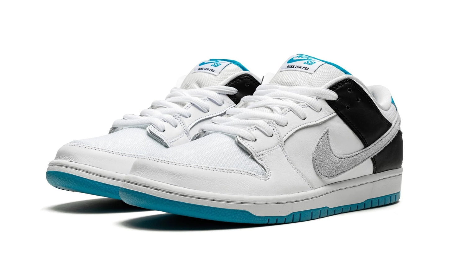 Nike SB Dunk Low Laser Blue Front View